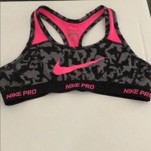 Girls size Medium Nike Pro sports bra